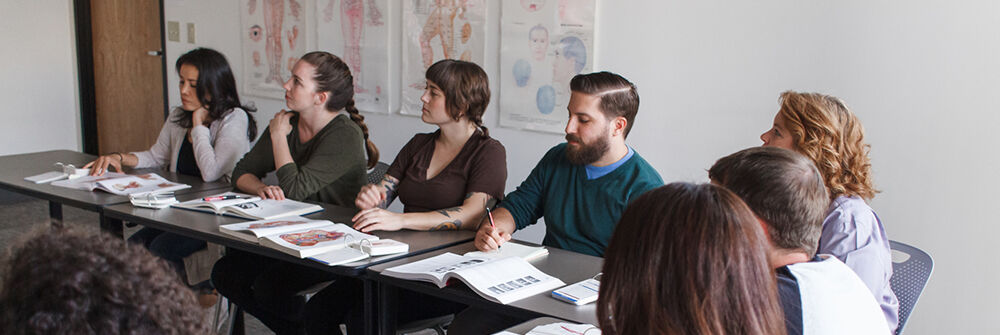 east-west-college-portland-oregon-students-in-classroom-studying-anatomy